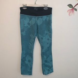 Nike 7/8 dri fit leggings, XS